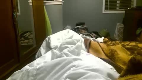 Snapshot of bagalan chatting on 12-29-24, 03:54 Carlos online show from 12-29-24, 03:54