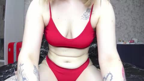 holly online show from 10-09-25, 03:43