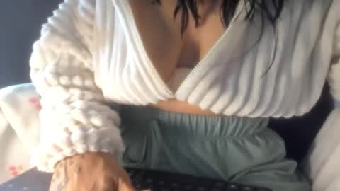 Snapshot of baileyadamss chatting on 11-10-25, 02:49 IM BAILEY online show from 11-10-25, 02:49