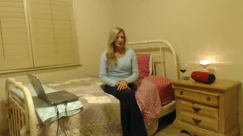 Happy Girl online show from 01-16-25, 05:11