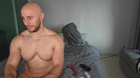 Snapshot of baldyboyy chatting on 10-16-25, 09:54 baldyboyy online show from 10-16-25, 09:54