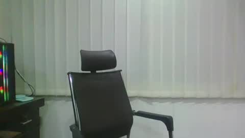 Snapshot of ballbustingslave1987nolimits chatting on 12-09-24, 12:08 Ballbusting Slave online show from 12-09-24, 12:08