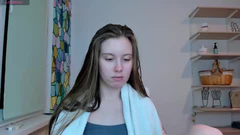 Kira online show from 10-26-25, 12:27