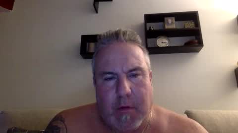 banana5289 online show from 12-17-25, 08:15