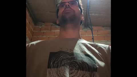 Ezequiel online show from 12-16-25, 01:54