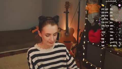 Snapshot of bananya_kitty chatting on 11-06-25, 08:37 Ellen and online show from 11-06-25, 08:37