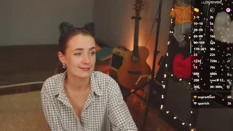 Snapshot of bananya_kitty chatting on 11-12-25, 02:01 Ellen and online show from 11-12-25, 02:01