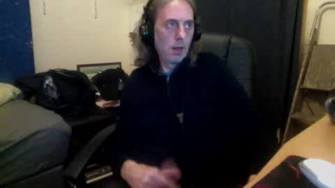 bangintoleather online show from 09-18-25, 02:35