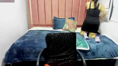 Snapshot of barbara_fox__ chatting on 10-15-25, 02:44 B A R B A R A online show from 10-15-25, 02:44