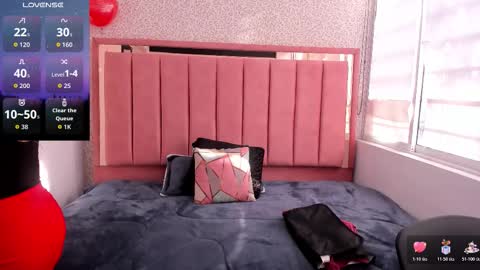 Snapshot of barbara_fox__ chatting on 10-21-25, 11:55 B A R B A R A online show from 10-21-25, 11:55