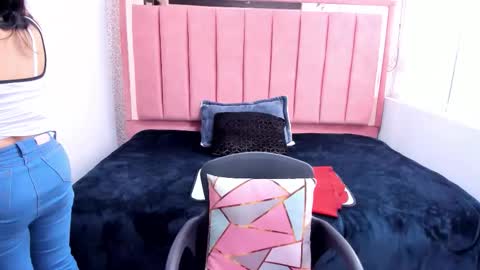 Snapshot of barbara_fox__ chatting on 11-19-25, 12:05 B A R B A R A online show from 11-19-25, 12:05