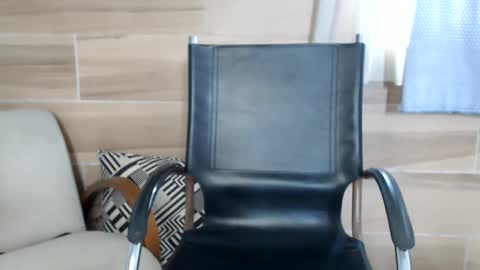 BARBARA DOMME online show from 11-13-25, 03:55