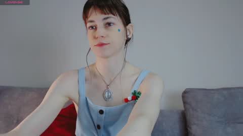 Snapshot of barbarian_girl chatting on 12-17-24, 02:22 Amina online show from 12-17-24, 02:22