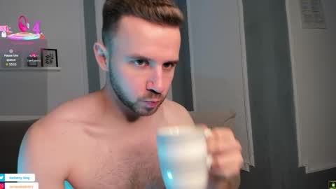 Snapshot of barberryx chatting on 11-27-25, 06:26 ENRIQUE online show from 11-27-25, 06:26