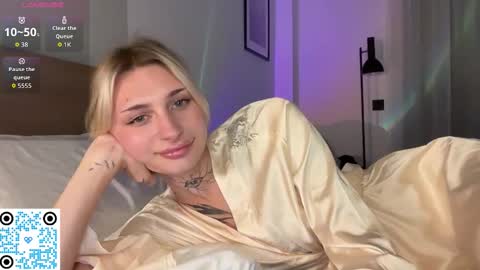 My name is Molly. Please say hello I like talking to you. If you have any wishes or obscene desires please use the tip menu online show from 10-02-25, 06:37