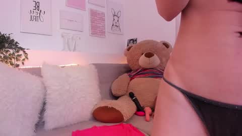 Snapshot of barbie_ev chatting on 02-21-25, 04:40 Barbara online show from 02-21-25, 04:40