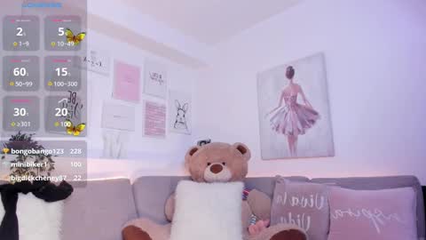 Snapshot of barbie_ev chatting on 02-23-25, 11:11 Barbara online show from 02-23-25, 11:11