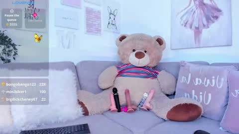 Snapshot of barbie_ev chatting on 02-23-25, 02:14 Barbara online show from 02-23-25, 02:14