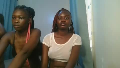 Snapshot of barbie_queen2 chatting on 11-05-25, 08:58 queen online show from 11-05-25, 08:58