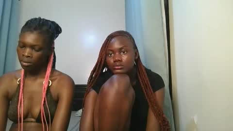 Snapshot of barbie_queen2 chatting on 11-10-25, 12:53 queen online show from 11-10-25, 12:53