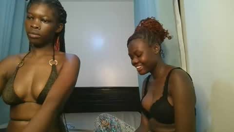 Snapshot of barbie_queen2 chatting on 11-17-25, 08:58 queen online show from 11-17-25, 08:58