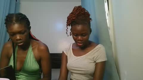 Snapshot of barbie_queen2 chatting on 11-18-25, 09:25 queen online show from 11-18-25, 09:25