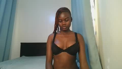 Snapshot of barbie_queen2 chatting on 11-24-25, 09:20 queen online show from 11-24-25, 09:20