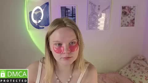 Snapshot of barbie_staze chatting on 02-04-26, 04:29 Barbie Staze online show from 02-04-26, 04:29