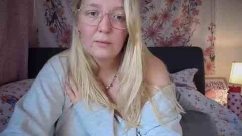 barbiegirl966 online show from 09-16-25, 08:37