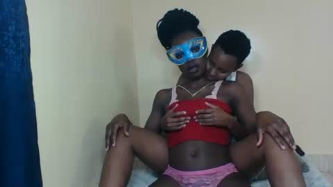 Snapshot of barbies_girles chatting on 10-19-25, 12:17 barbies_girles online show from 10-19-25, 12:17