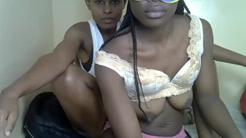 Snapshot of barbies_girles chatting on 10-30-25, 07:54 barbies_girles online show from 10-30-25, 07:54