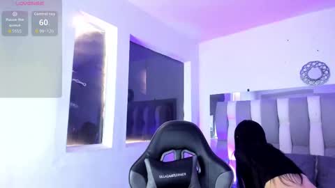 Snapshot of barbieteeen chatting on 10-20-25, 12:38 Barbie... online show from 10-20-25, 12:38