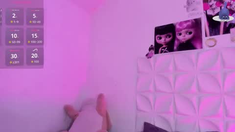 Snapshot of barbieteeen chatting on 10-25-25, 04:20 Barbie... online show from 10-25-25, 04:20