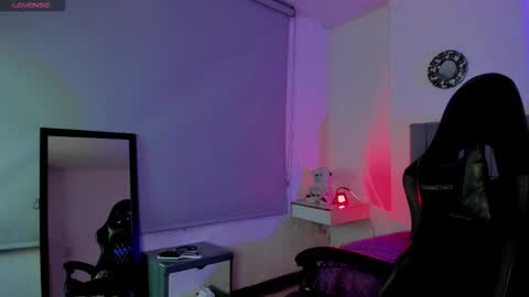 Snapshot of barbieteeen chatting on 10-26-25, 04:29 Barbie... online show from 10-26-25, 04:29