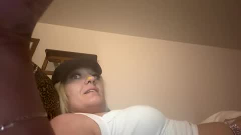 Snapshot of barelybehavedbarbie chatting on 04-09-26, 07:25 barelybehavedbarbie online show from 04-09-26, 07:25