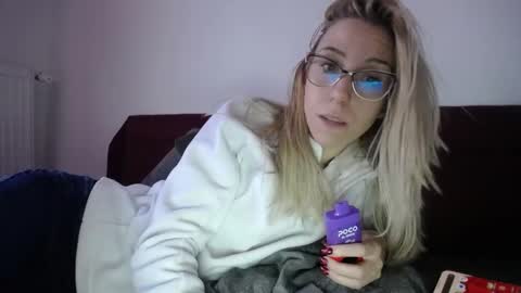Lena online show from 02-11-25, 01:09
