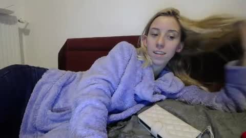 Lena online show from 02-13-25, 07:10