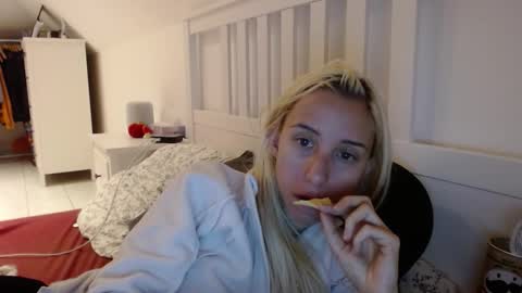 Lena online show from 10-04-25, 08:34