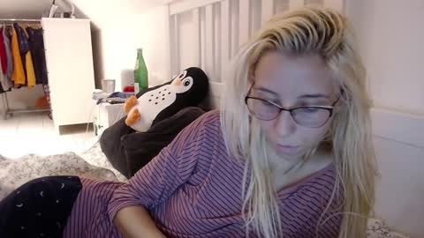 Lena online show from 10-06-25, 11:29