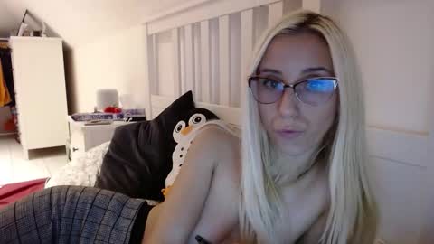 Lena online show from 10-08-25, 06:27