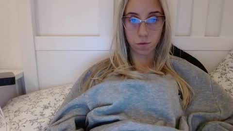 Lena online show from 11-13-25, 12:37