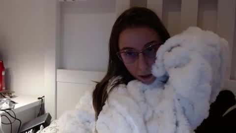 Lena online show from 11-28-25, 07:16