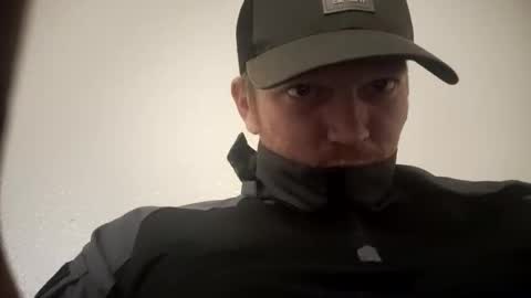 Snapshot of barniemay1 chatting on 02-25-26, 11:20 barniemay1 online show from 02-25-26, 11:20