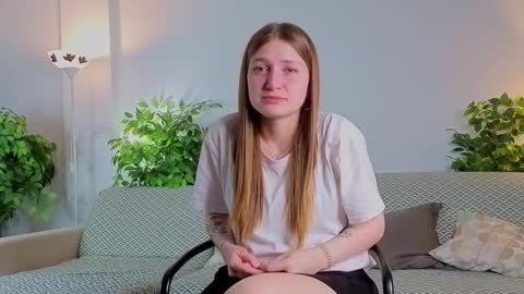 Elise online show from 11-27-25, 01:29