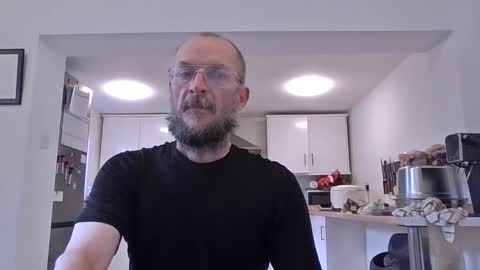 Snapshot of basiccamguy chatting on 10-14-25, 09:21 basiccamguy online show from 10-14-25, 09:21