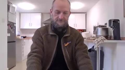 Snapshot of basiccamguy chatting on 10-16-25, 08:48 basiccamguy online show from 10-16-25, 08:48