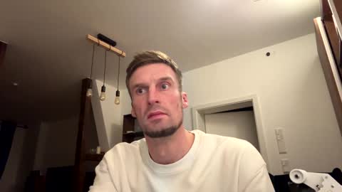 Snapshot of basst23 chatting on 12-22-24, 12:39 basst23 online show from 12-22-24, 12:39