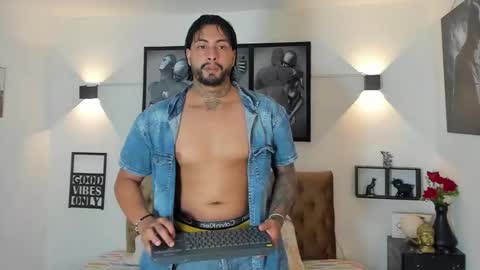 bastian_jones1 online show from 10-05-25, 08:29