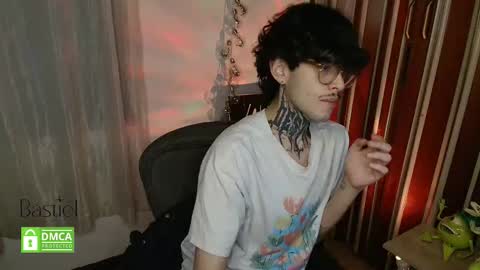 Snapshot of bastiel_ chatting on 09-18-25, 02:13 Bastiel online show from 09-18-25, 02:13
