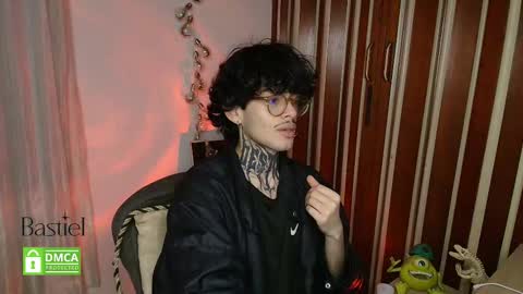 Snapshot of bastiel_ chatting on 09-25-25, 05:00 Bastiel online show from 09-25-25, 05:00